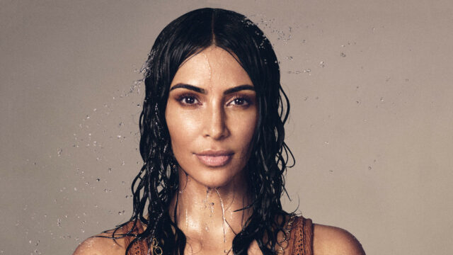 Kim Kardashian Stunning Water Splash Portrait High Quality Wallpapers