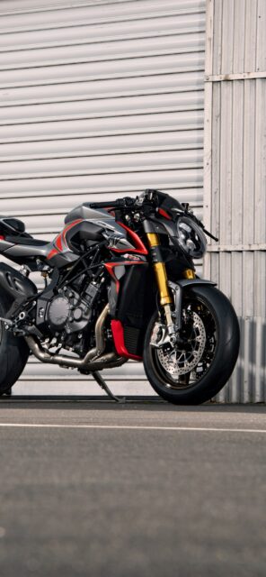 MV Agusta Brutale 1000 Stylish Street Motorcycle Wallpaper in Urban Setting