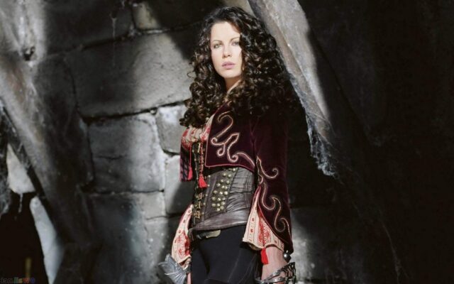 Mysterious Gothic Heroine In Van Helsing Wallpaper