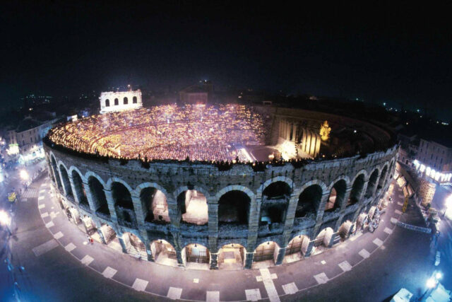 Nighttime Elegance Arena Di Verona Spectacle Wallpaper
