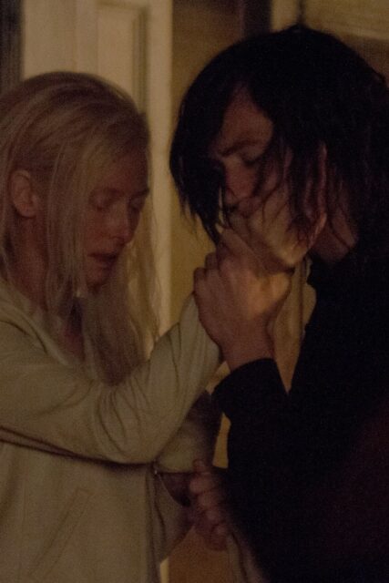 Only Lovers Left Alive Romantic Moment Wallpaper
