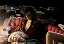 Only Lovers Left Alive Romantic Sofa Scene Wallpaper