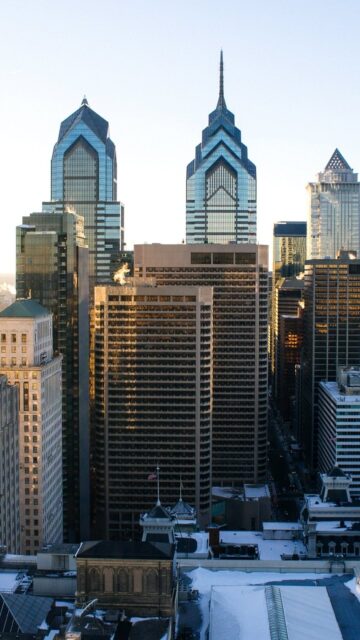Philadelphia Skyline Wallpaper HD Phone, Philadelphia Skyline With Iconic Modern Skyscrapers Under Clear Sky In Winter