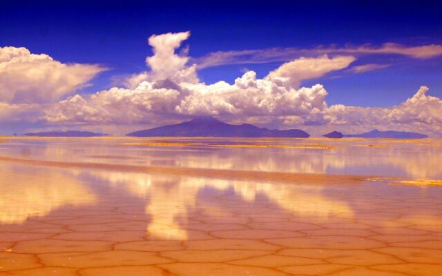 Salar De Uyuni Bolivia Stunning Reflection Landscape Wallpaper