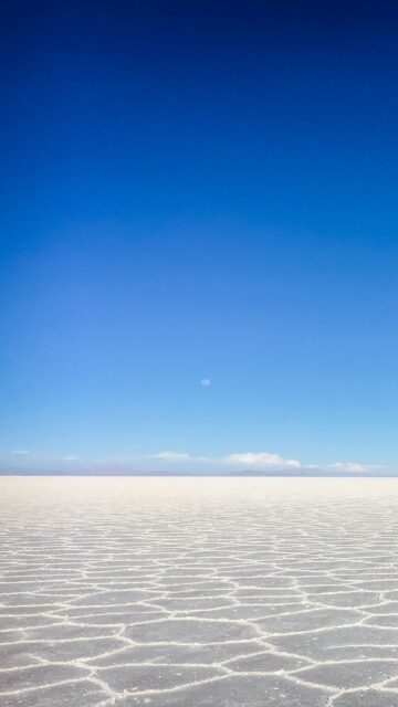 Salar De Uyuni Bolivia Stunning Salt Flats Under Clear Blue Sky Wallpaper