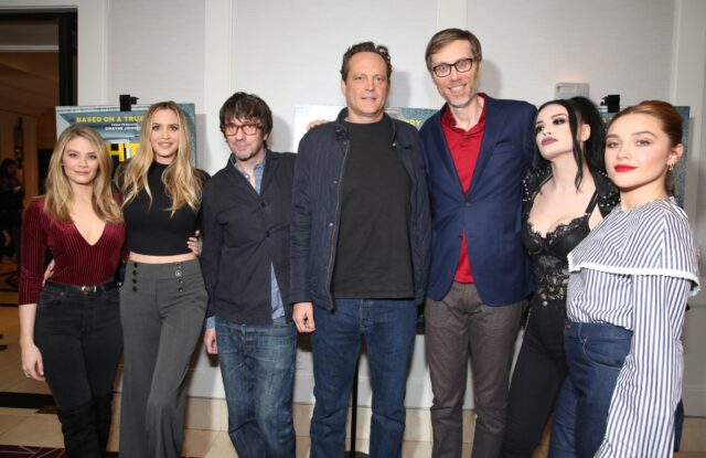 Stephen Merchant with Cast Members Group Photo for Wallpapers and Fan Collection