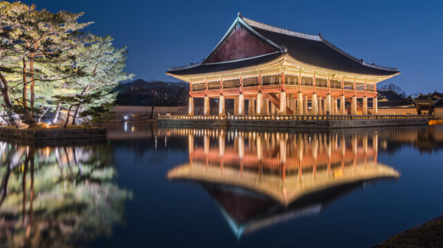 Stunning Night View of Gyeongbokgung Palace South Korea Wallpaper