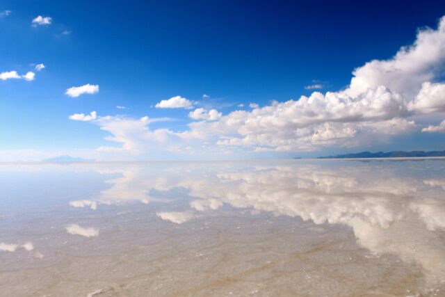 Stunning Salar De Uyuni Bolivia Wallpaper Blue Sky and Mirror Reflection