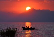 Sunset Serenity Over Lake Malawi Wallpaper