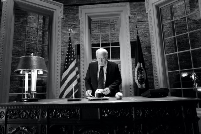 The West Wing Tv Series Wallpaper President in Oval Office Black and White Scene