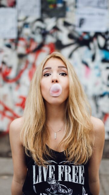 Trendy Bubble Gum Photo For Artistic Wallpapers