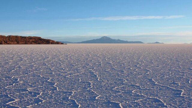 Vast Salar De Uyuni Salt Flat with Distant Mountains Bolivia Wallpapers
