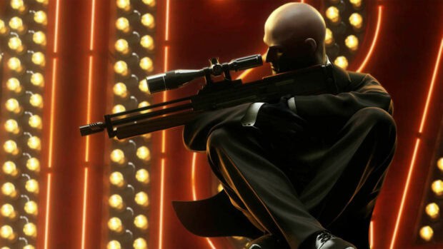 A Hitman game character holds a sniper rifle against glowing orange lights in the background, 4K Desktop Wallpaper