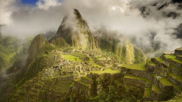The ancient Inca citadel in Peru lies amidst misty mountains and lush greenery, Peru Wallpapers, HD Desktop Wallpaper