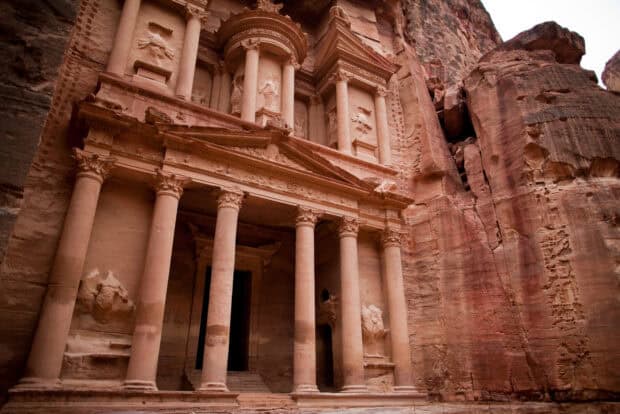 The ancient Petra Jordan features an intricately carved facade in the rose colored stone, HD Desktop Wallpaper