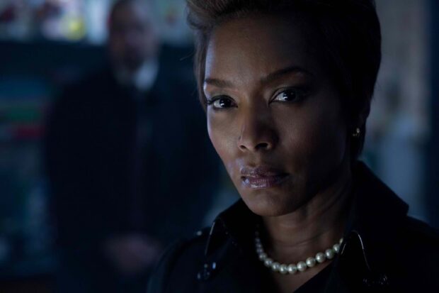 Angela Bassett looks serious with a pearl necklace and dark background, HD Desktop Wallpaper