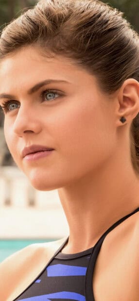 A close up of a woman from Baywatch movie focused and attentive, HD Phone Wallpaper