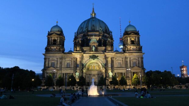 The Berlin Cathedral is illuminated under the evening sky with a clear blue backdrop, Berlin Cathedral Wallpapers, HD Desktop Wallpaper