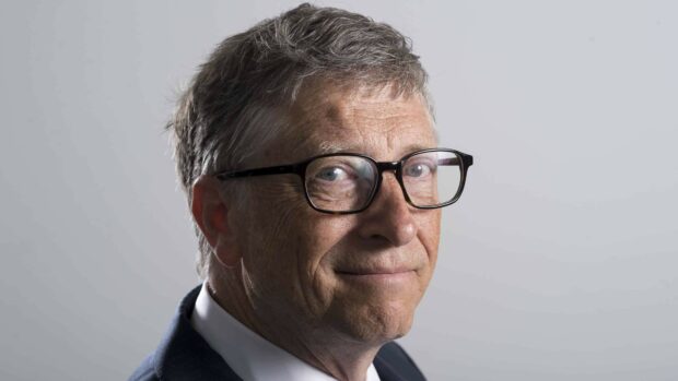 A close up portrait of Bill Gates wearing glasses and a suit, 4K Desktop Wallpaper