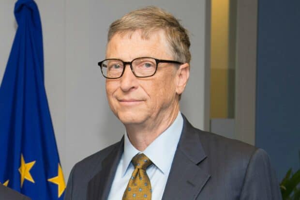 Bill Gates wallpapers showing him in a formal suit with glasses, 2K Desktop Wallpaper