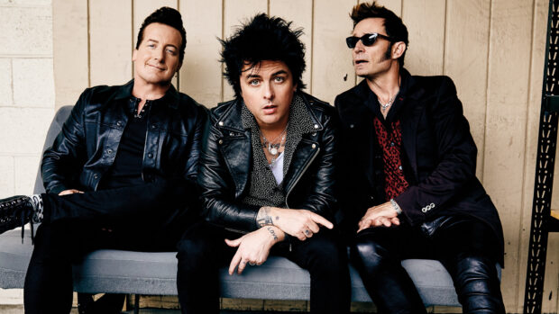 Billie Joe Armstrong with his bandmates sitting on a bench in leather jackets, HD Desktop Wallpaper