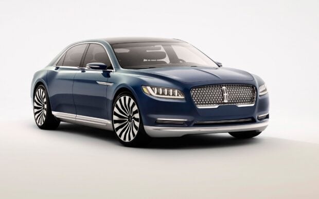 A blue luxury Lincoln car is shown from the front side with distinctive wheels, 2K Desktop Wallpaper