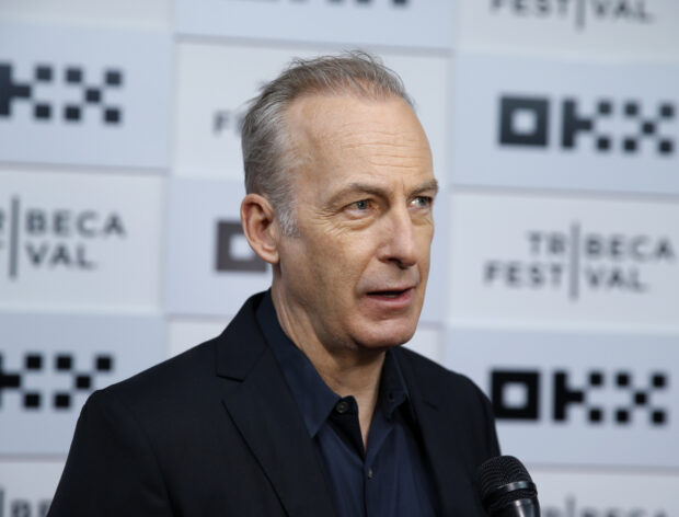 Bob Odenkirk is speaking during the Tribeca Festival event interview, HD Desktop Wallpaper