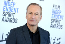 Bob Odenkirk is posing in front of Film Independent Spirit Awards, HD Desktop Wallpaper