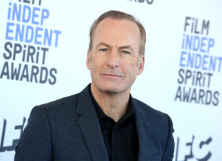Bob Odenkirk is posing in front of Film Independent Spirit Awards, HD Desktop Wallpaper
