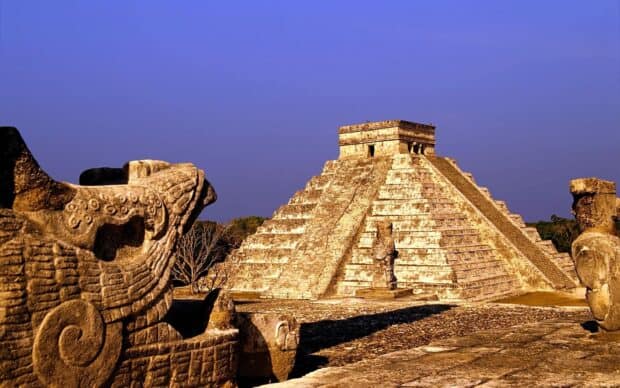 The Chichen Itza pyramid stands tall under the clear blue sky, HD Desktop Wallpaper