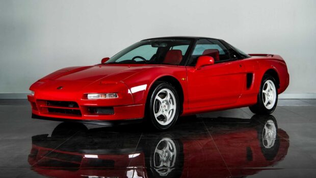 A classic red Honda NSX car is displayed with reflections on the glossy floor, HD Desktop Wallpaper