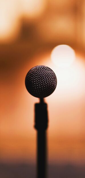 A close up of a vintage microphone with warm lighting in the background featuring microphone wallpapers, HD Phone Wallpaper