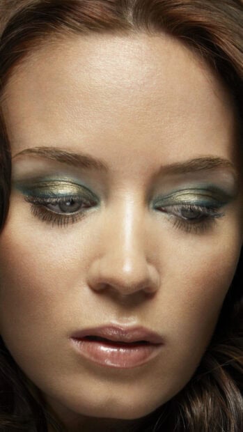 A close up portrait of Emily Blunt with metallic eyeshadow and natural lips, HD Phone Wallpaper
