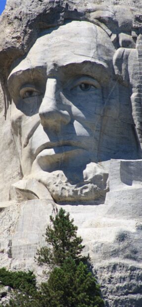 The close up of Mount Rushmore shows detailed features of the sculpture's face, 2K Mobile Wallpaper
