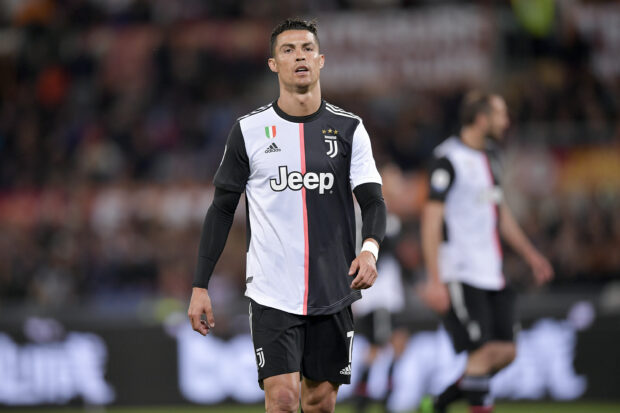 Cristiano Ronaldo wears Juventus jersey on the field during the match, 2K Desktop Wallpaper