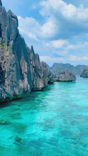 The turquoise sea and jagged rock formations in Palawan create a stunning natural scene, HD Phone Wallpaper
