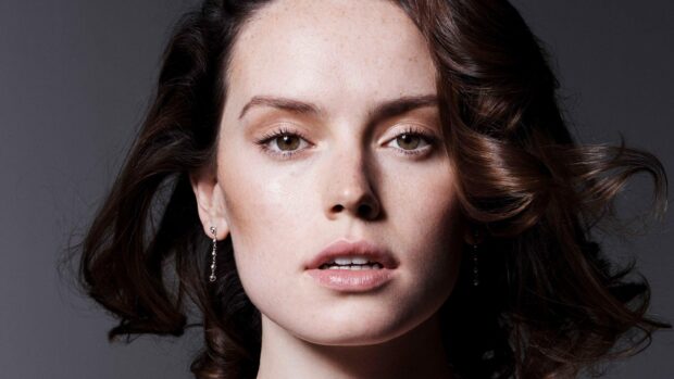 Daisy Ridley wallpapers captured in a clear close up with soft lighting, 2K Desktop Wallpaper