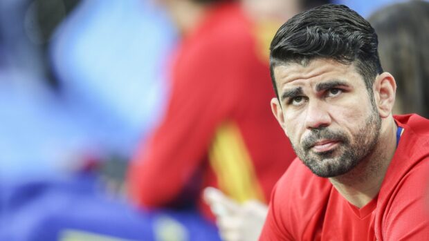 Diego Costa looks thoughtful during the match, HD Desktop Wallpaper