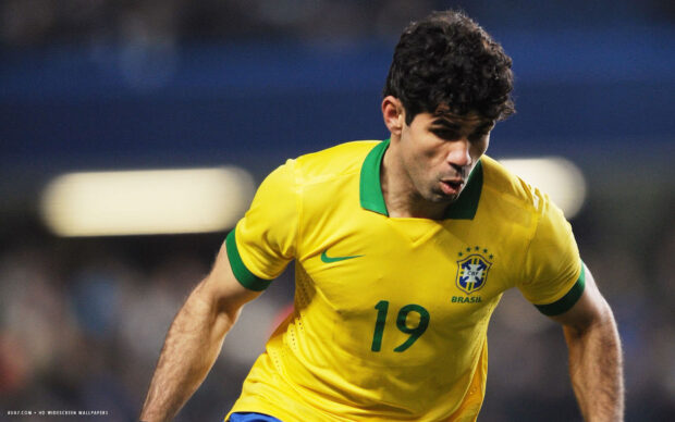 Diego Costa is focused and running during a soccer match, HD Desktop Wallpaper