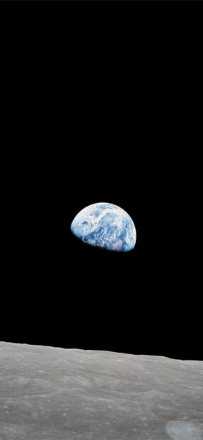 The Apollo 13 Wallpapers show Earth rising above the moon's surface captured during a mission, 2K Mobile Wallpaper