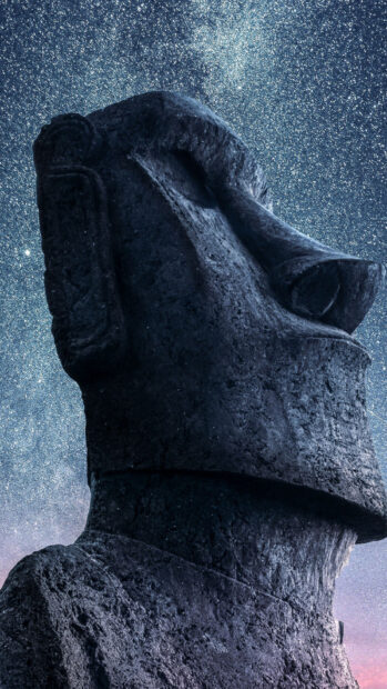 A close up of an Easter Island statue stands against a star filled night sky, HD Phone Wallpaper