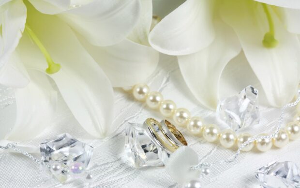 The jewelry wallpapers feature pearls, rings, and white lilies, HD Desktop Wallpaper