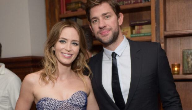 Emily Blunt and John Krasinski smiling together at an event, 2K Desktop Wallpaper