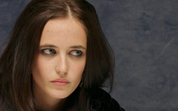 Eva Green displays a pensive look with subtle makeup and dark hair, HD Desktop Wallpaper