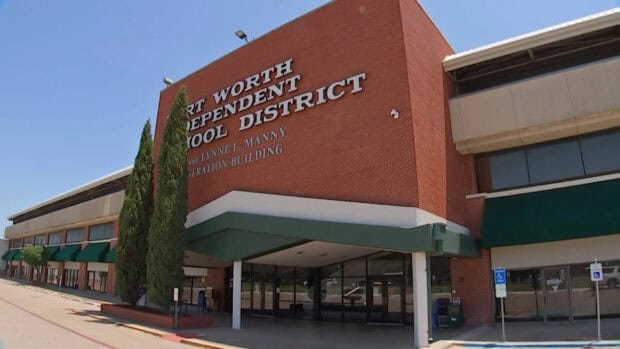 The Fort Worth Independent School District building stands under a clear blue sky, HD Desktop Wallpaper