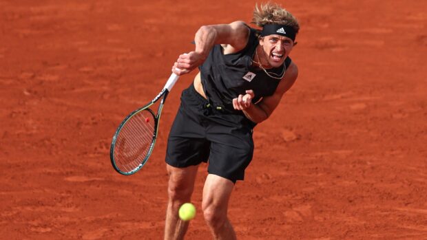 A tennis player hitting the ball on clay court during French Open Roland Garros, 2K Desktop Wallpaper