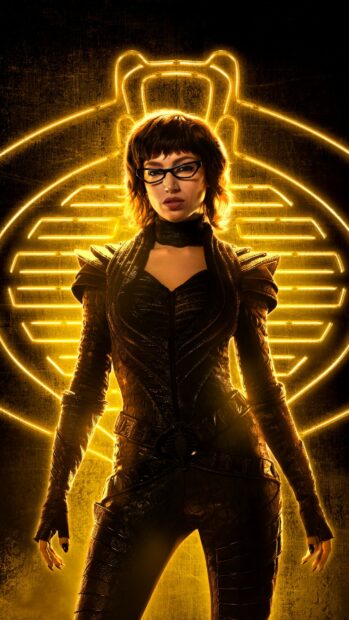 A Gi Joe Movie character stands in a black textured suit with a glowing symbol behind her, 2K Mobile Wallpaper