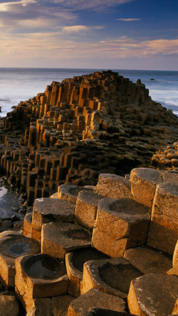 The Giants Causeway features hexagonal columns near the sea, HD Phone Wallpaper