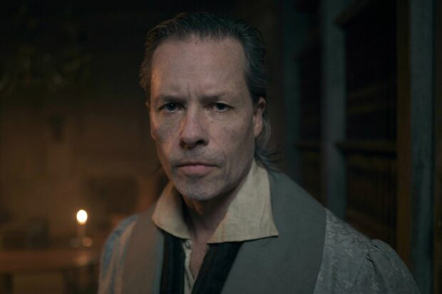 Guy Pearce shows a serious expression in period costume, 2K Desktop Wallpaper