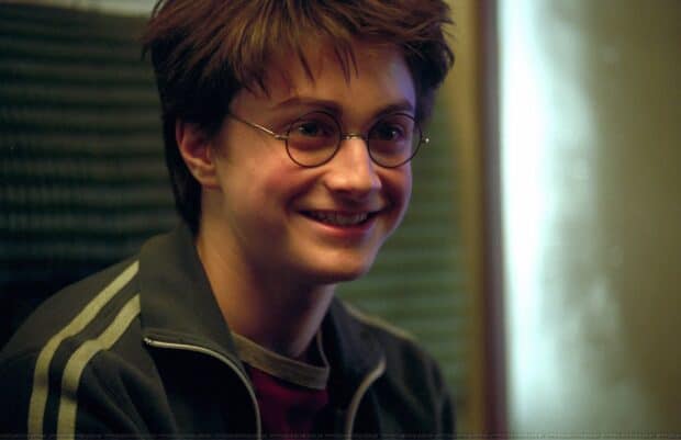 A smiling boy with round glasses from The Prisoner Of Azkaban, HD Desktop Wallpaper